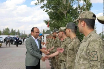 Başkale’de bayramlaşma programı düzenlendi
