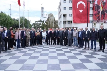 Başkan Altınok Atatürk’ü andı, 19 Mayıs’ı kutladı
