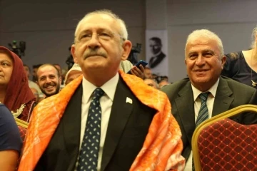 Başkan Atay, İzmir’de takdir topladı

