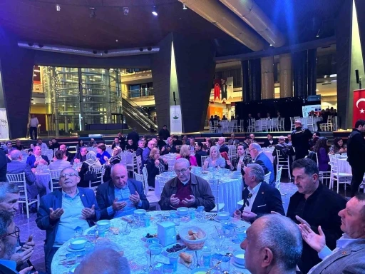 Başkan Aydın muhtarlar ve meclis üyelerine iftar verdi
