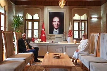 Başkan Bakkalcıoğlu, Melek Mızrak Subaşı’nı makamında ziyaret etti
