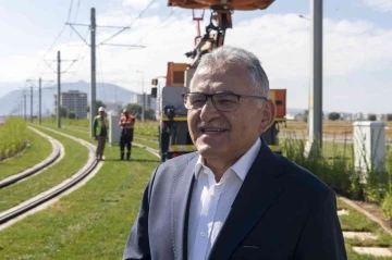 Başkan Büyükkılıç: “Tramvay hattına 120 bin adet fidan dikiyoruz”
