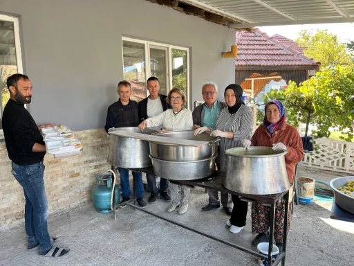 Başkan Çelik yağmur duasına çıkan üreticileri yalnız bırakmadı
