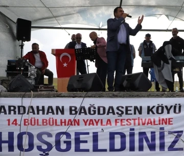 Başkan Demir’e festivallerde yoğun ilgi
