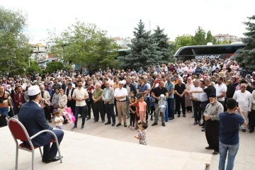 Başkan Dinçer hacı adaylarını kutsal topraklara uğurladı
