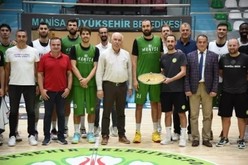 Başkan Güzgülü’den ‘Potanın Tarzanları’na tatlı ziyaret
