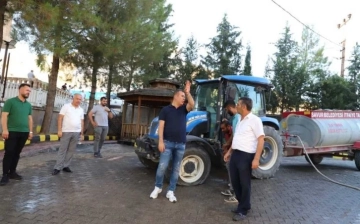 Başkan Hamidi işe temizlik ile başladı