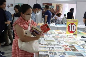 Başkan Hürriyet: &quot;İzmit Kitap Günleri etkinliğimizi geleneksel hale getirmek istiyoruz&quot;
