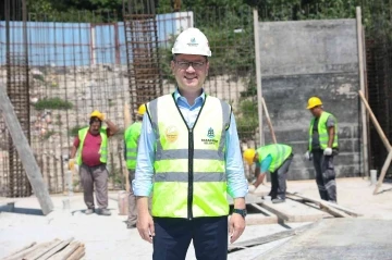 Başkan Kartoğlu, Hoşdere Camii inşaatında incelemelerde bulundu
