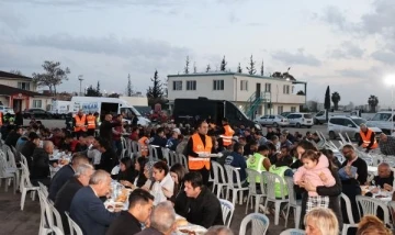 Başkan Kocaispir işçilerle iftarda buluştu