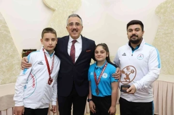 Başkan Savran, genç sporcular ile iftar yaptı
