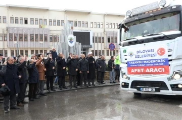 Başkan Şayir, 65 kişilik ekiple deprem bölgesinde
