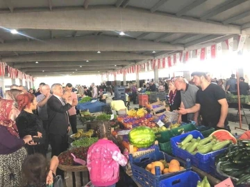 Başkan Teke, pazarcı esnafının bayramını kutladı
