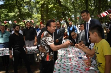 Başkan Yazıcı Hemşehri Dernekleri’nin pikniklerine katıldı, halay çekti
