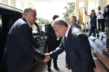 Başkan Yılmaz, Teksöz’ü tebrik edip destek verdi
