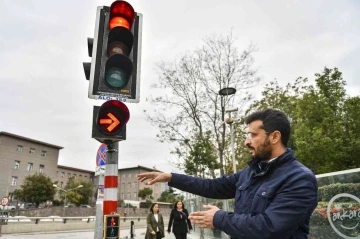 Başkent kavşaklarına fasılalı yanan ışık ayarı
