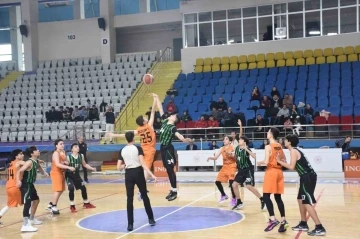 Basketbol U-14 ikinci Bölge Şampiyonası Afyonkarahisar’da başladı
