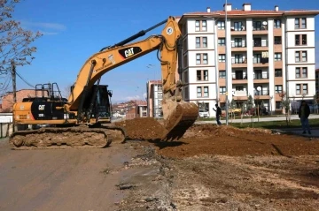 Battalgazi Belediyesi, yollarda altyapı sağlamlaştırma çalışmaları gerçekleştirdi
