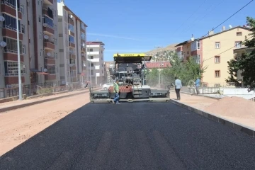 Bayburt Belediyesi asfalt ve kaldırım çalışmalarında tempoyu düşürmüyor
