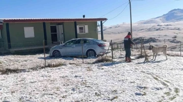 Bayburt’un yüksek kesimlerinde kar etkili oldu
