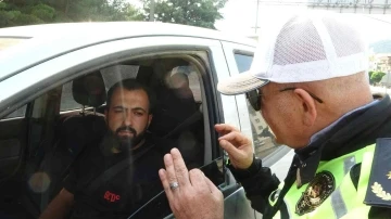 Bayram öncesi yolculara trafik kuralları ve emniyet kemeri uyarısı
