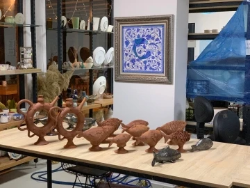 Belçikalı ve Türk sanatçılar, Laodikeia’daki bin derecelik kazanda seramik yaptı
