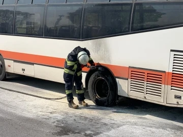 Belediye otobüsündeki  yangın büyümeden söndürüldü
