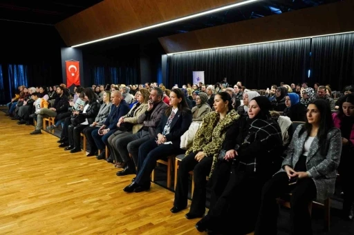 Beylikdüzü’nde özel gereksinimli bireyler ve aileleri için seminer düzenledi
