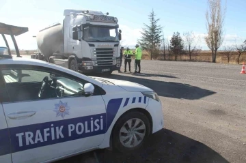 Beyşehir’de zorunlu kış lastiği denetimleri
