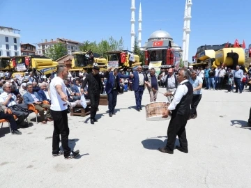 Biçerdöverler davul zurna ile uğurlandı
