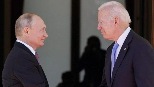 Biden'dan Putin'e mesaj: Kiev'in merkezinde duran kişi benim