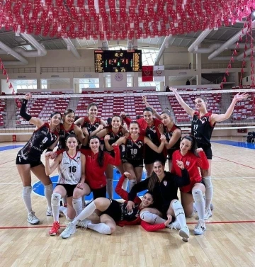 Bilecik Belediyesi Voleybol Spor Kulübü rahat kazandı
