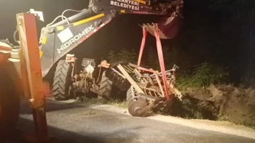 Bilecik’te devrilen traktörün altında kalan sürücü hayatını kaybetti
