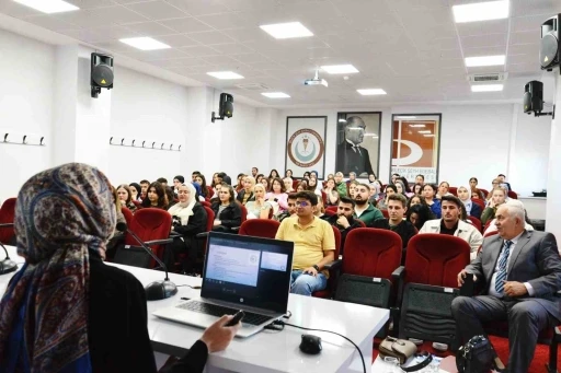 Bilecik’te ‘Hastanelerde Eczacılık Hizmetleri’ semineri düzenlendi
