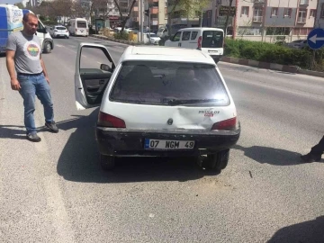 Bilecik’te trafik ışıklarında 3 aracın karıştığı kaza
