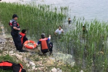 Bilecik’te gölete atlayarak intihara teşebbüs eden şahıs kurtarıldı