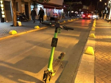 Bilinçsizce yola bırakılan scooterlar trafiği tehlikeye sokuyor
