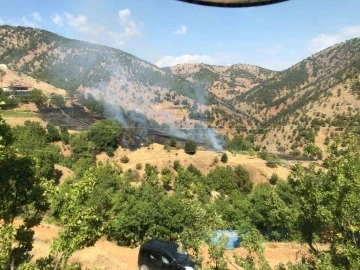 Bingöl’deki örtü yangını evlere sıçramadan söndürüldü
