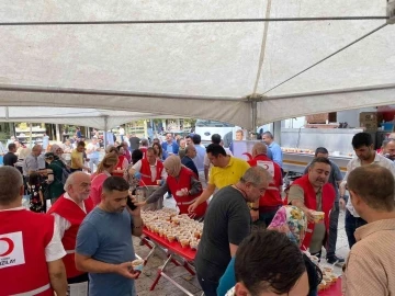 Binlerce Denizlili aşure hayrında buluştu
