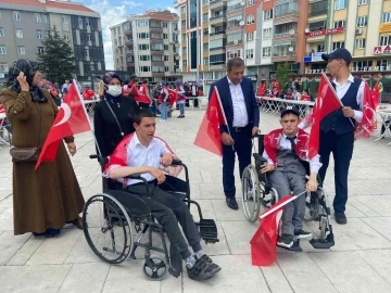 Bir günlüğüne asker olacak özel bireylere ‘asker eğlencesi’ yapıldı
