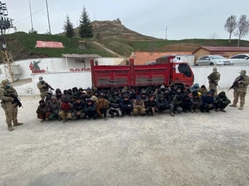 Bitlis’te 110 göçmen yakalandı
