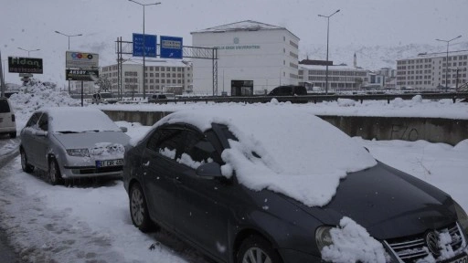 Bitlis'te 70 köy yolu ulaşıma kapandı