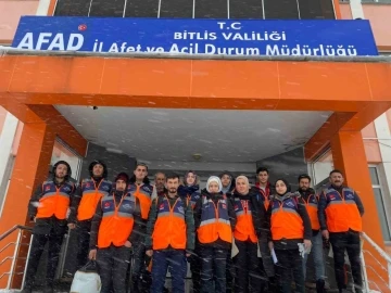 Bitlisli AFAD gönüllüleri bölgedeki görevini tamamladı
