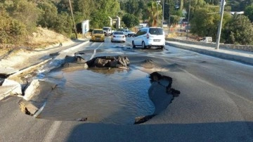 Bodrum'da isale hattı yine patladı, asfalt yarıldı, tonlarca su boşa aktı