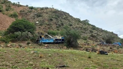 Bolivya’da feci kaza: 31 ölü! Yolcu otobüsü uçurumdan düştü!