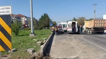 Bolu’da ambulans otomobille çarpıştı
