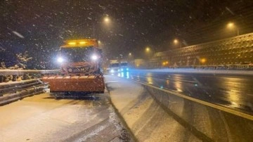 Bolu Dağı'nda kar yağışı aralıklarla sürüyor