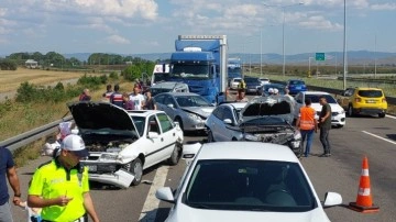 Bolu'da 6 araç birbirine girdi: 8 yaralı