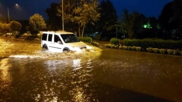 Bolu'da sağanak, su baskınına yol açtı