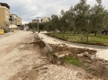 Bozulan alt yapı ve yollar yeniden yapılıyor
